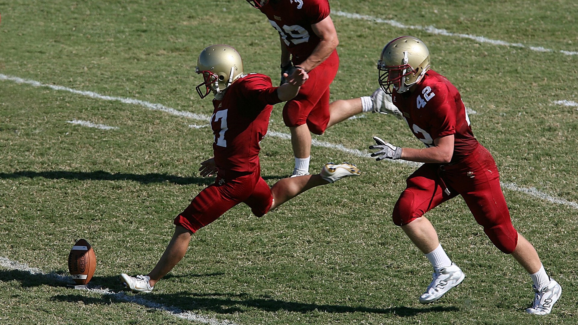 午夜引擎与钢铁意志，欧文如何让F1街道赛成为他的攻防棋盘